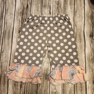 Tutu and Lulu ruffle shorts. Size 6-7 Years